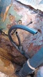 Configuración de desagües individuales, con tubería y accesorios de PVC.