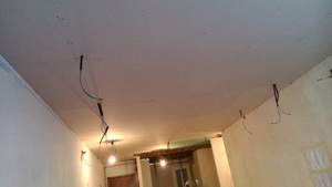 Instalación de cableado para puntos de luz en falso techo de pladur.
